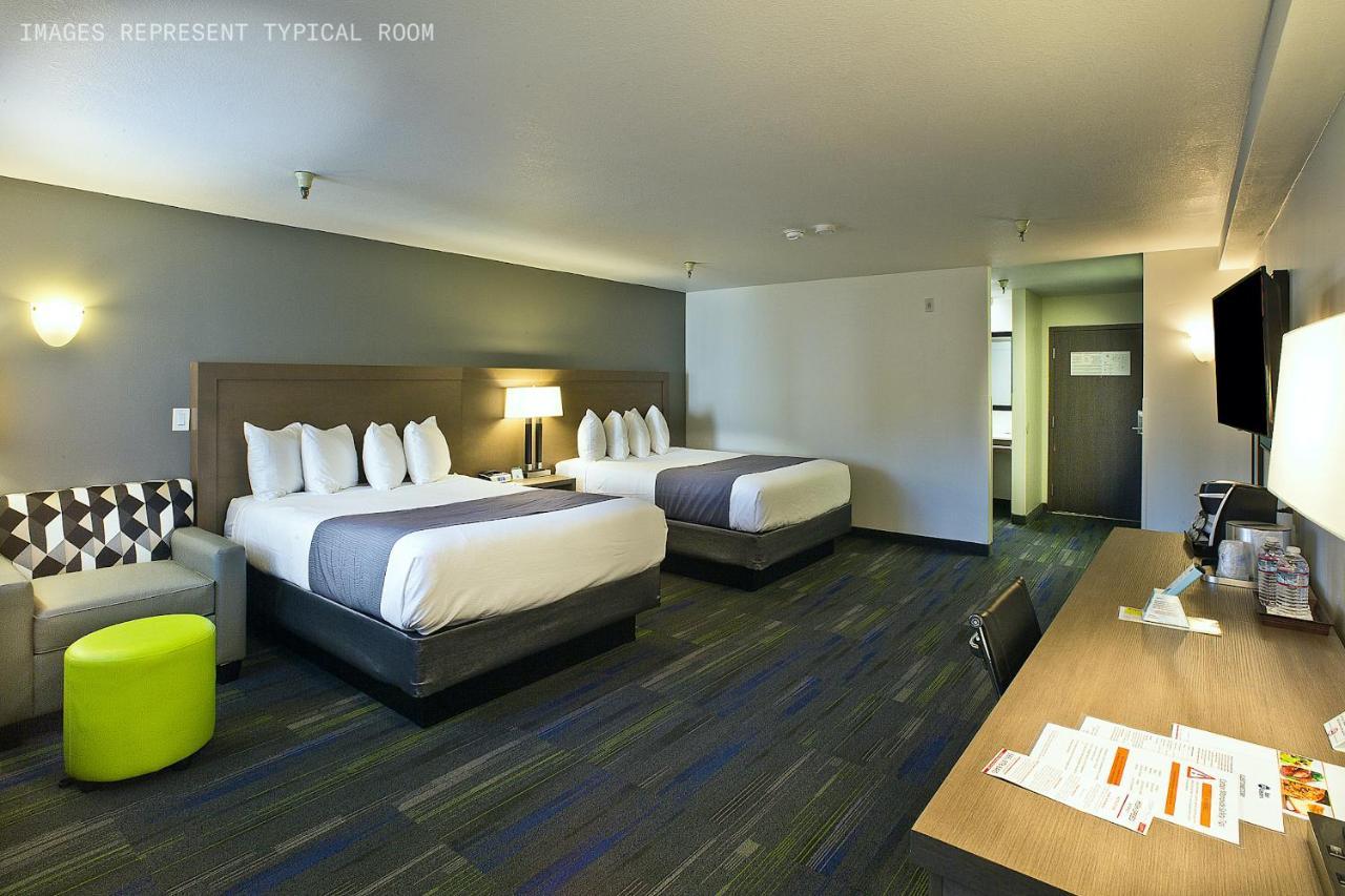 Queen Room
